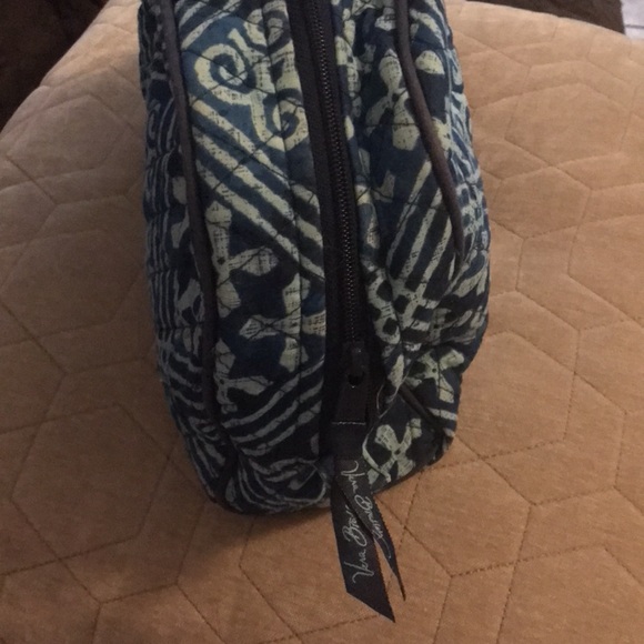 Vera Bradley makeup bag - Picture 4 of 4